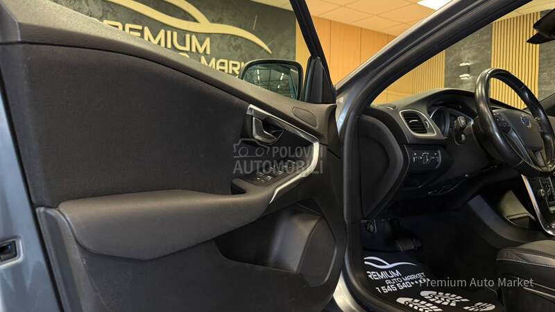 Volvo V40 //2.0 D2//RESTY//NOV