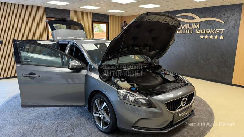 Volvo V40 //2.0 D2//RESTY//NOV
