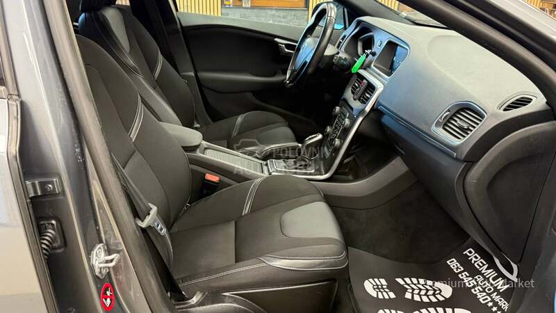 Volvo V40 //2.0 D2//RESTY//NOV