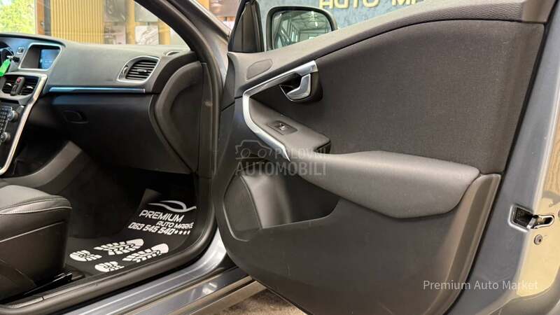Volvo V40 //2.0 D2//RESTY//NOV
