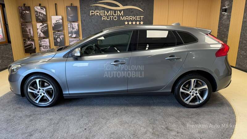 Volvo V40 //2.0 D2//RESTY//NOV
