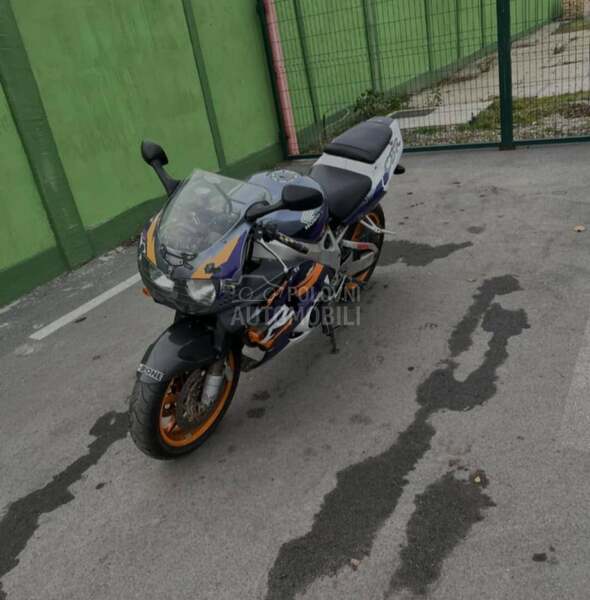 Honda CBR-900rr