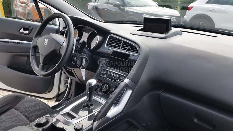 Peugeot 3008 1.6 E-HDI STYLE/AUT