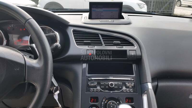 Peugeot 3008 1.6 E-HDI STYLE/AUT