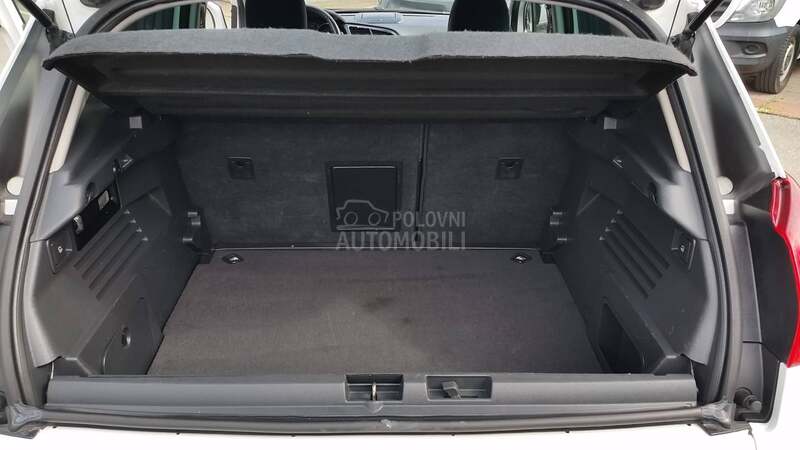 Peugeot 3008 1.6 E-HDI STYLE/AUT