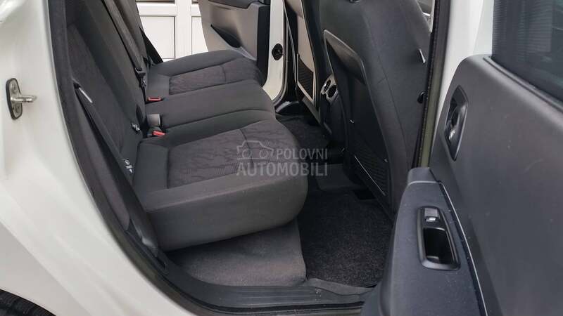 Peugeot 3008 1.6 E-HDI STYLE/AUT
