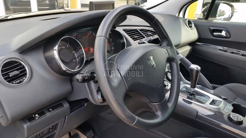 Peugeot 3008 1.6 E-HDI STYLE/AUT