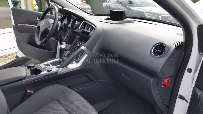 Peugeot 3008 1.6 E-HDI STYLE/AUT