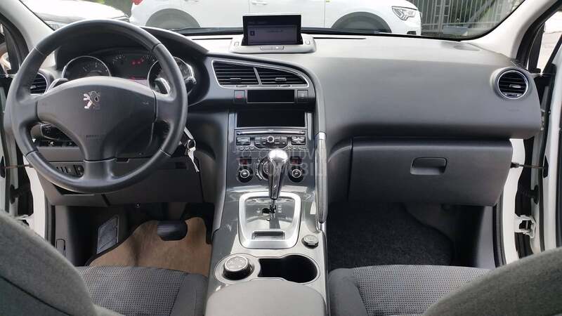 Peugeot 3008 1.6 E-HDI STYLE/AUT
