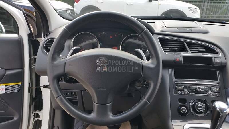 Peugeot 3008 1.6 E-HDI STYLE/AUT