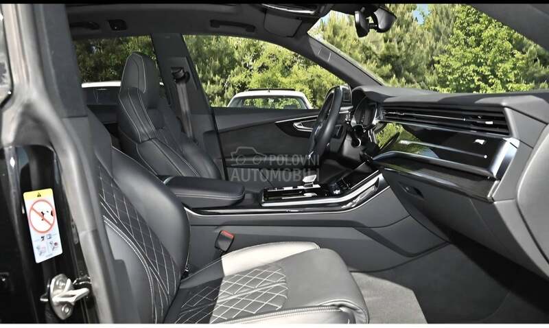 Audi Q8 s line