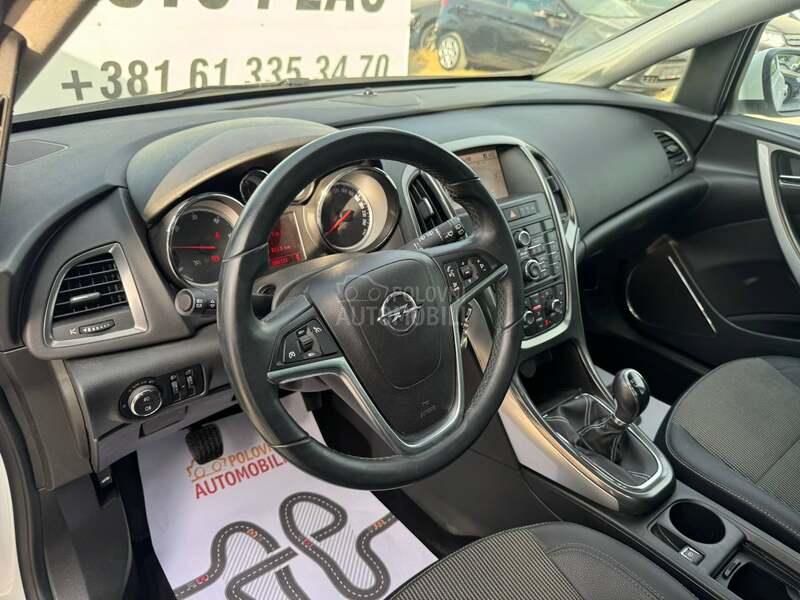 Opel Astra J 
