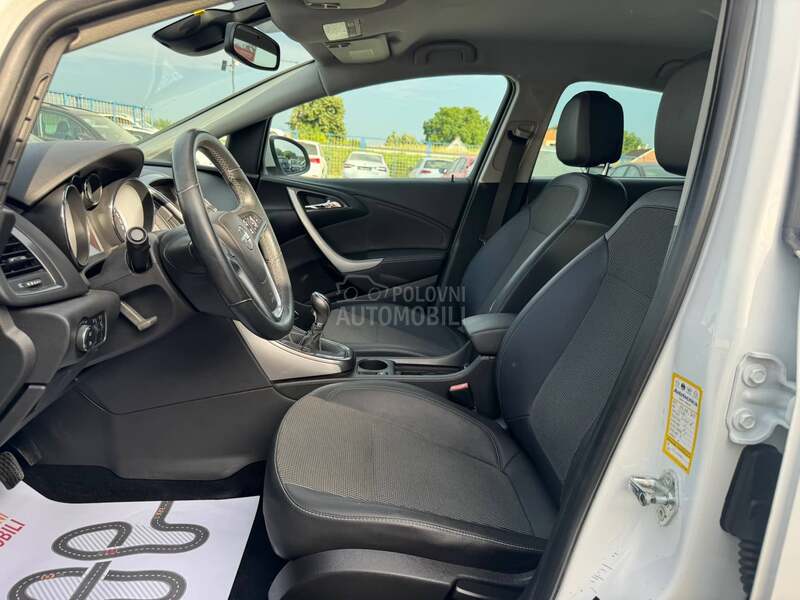 Opel Astra J 