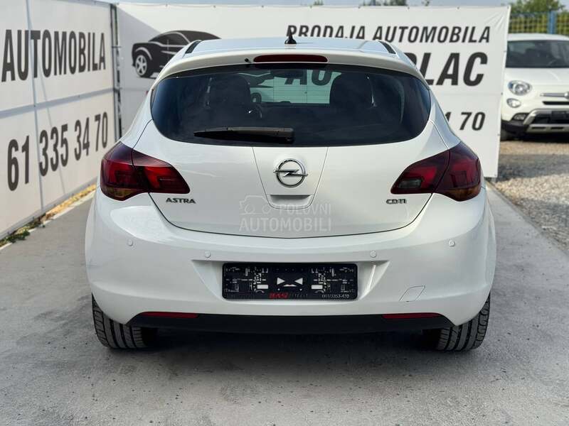 Opel Astra J 