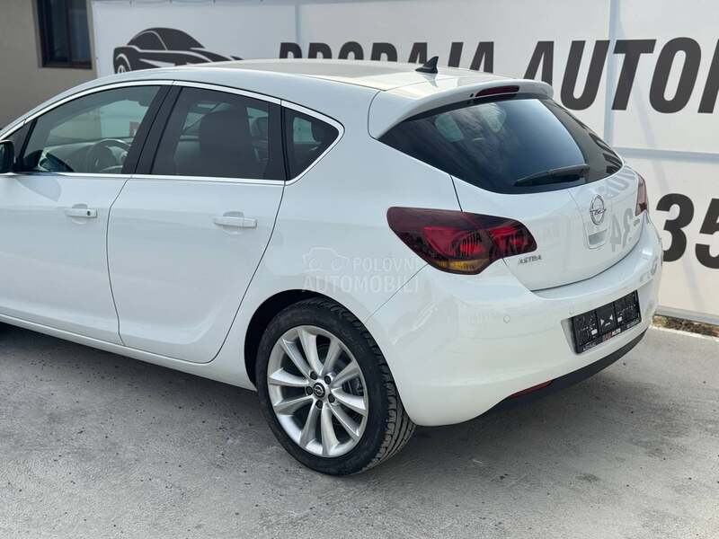 Opel Astra J 