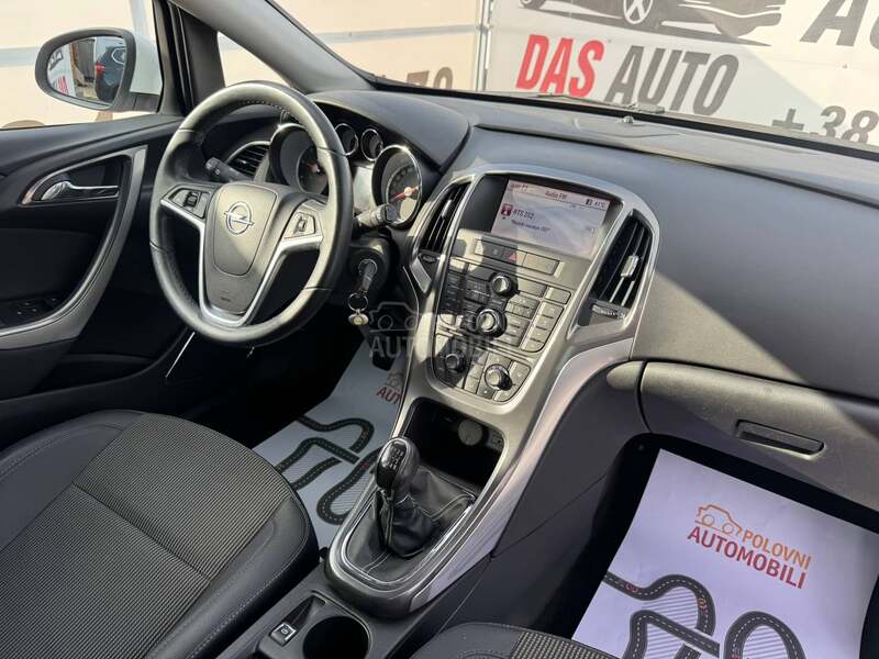 Opel Astra J 