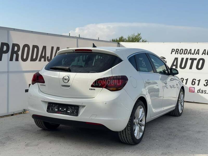 Opel Astra J 