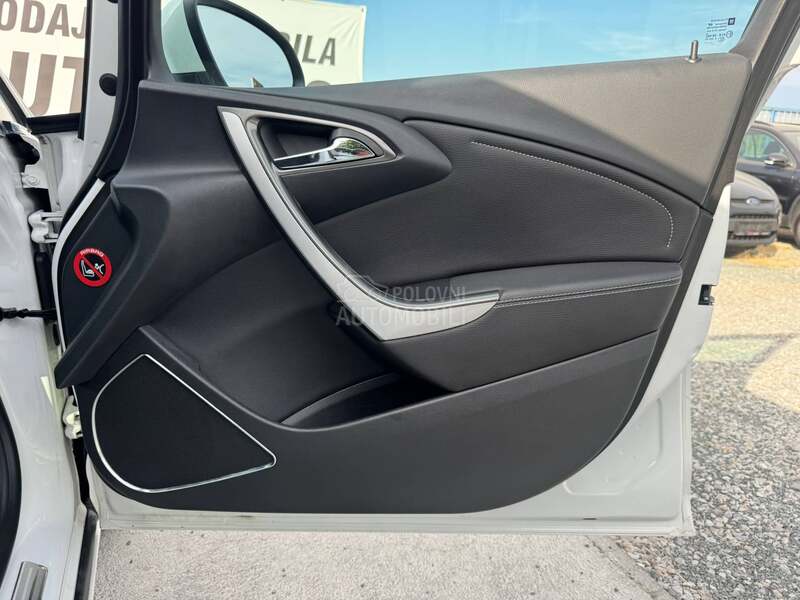 Opel Astra J 
