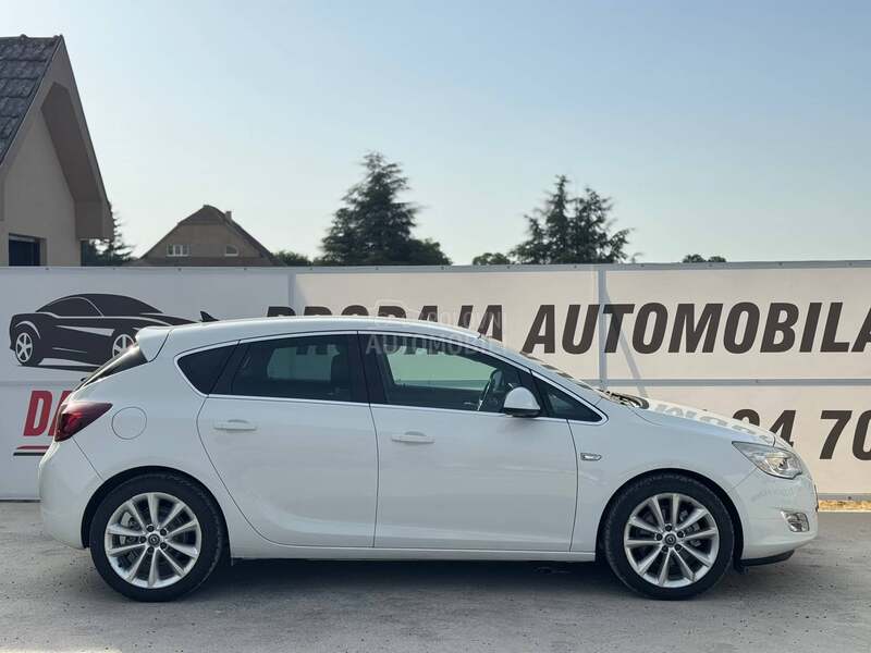Opel Astra J 