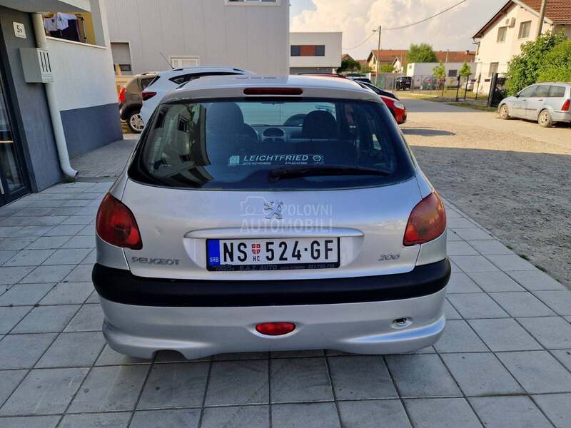 Peugeot 206 1.1