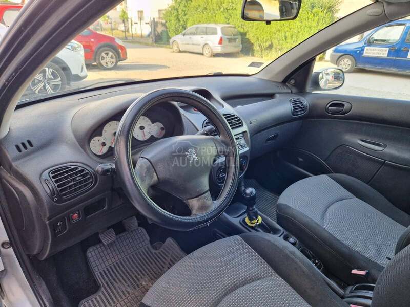 Peugeot 206 1.1