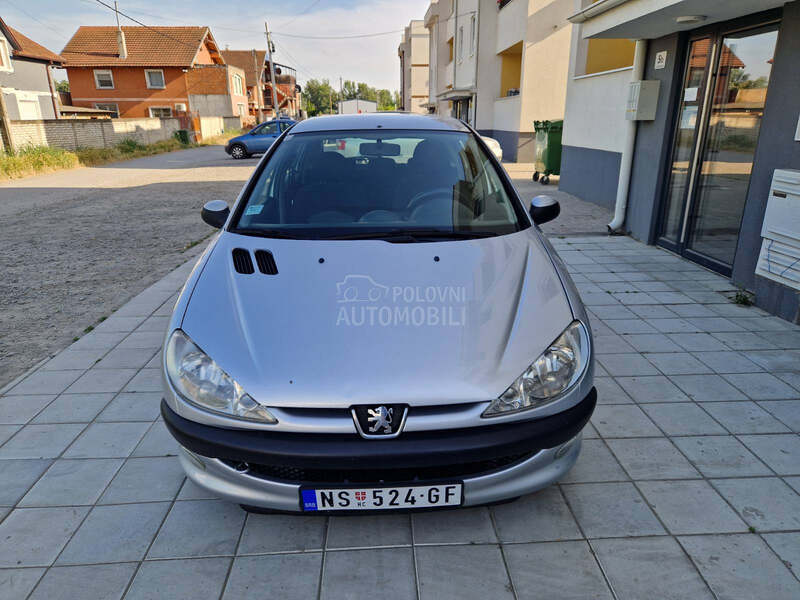Peugeot 206 1.1
