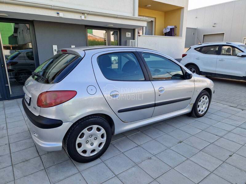 Peugeot 206 1.1