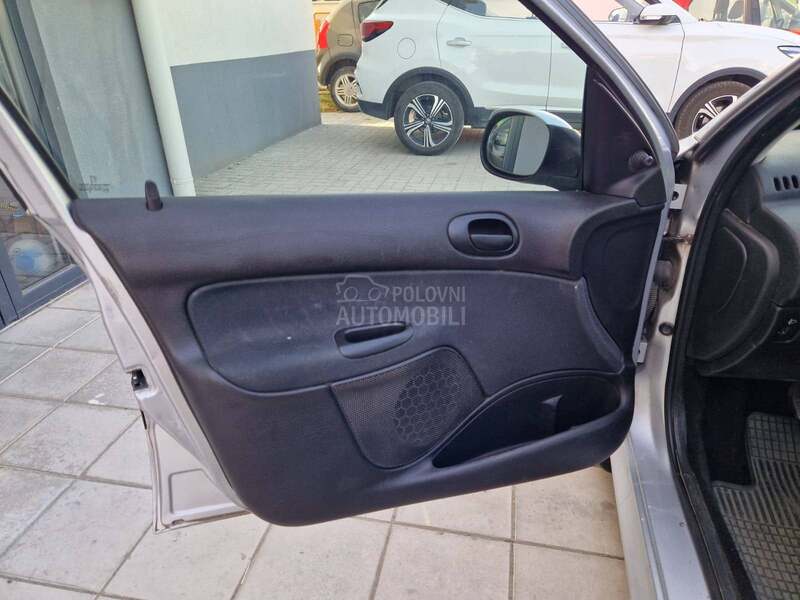 Peugeot 206 1.1