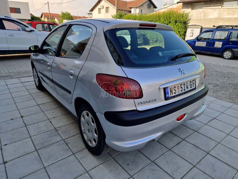 Peugeot 206 1.1