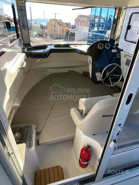 Quicksilver Arvor 690