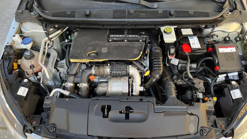 Peugeot 308 1.6 hdi//Pano//