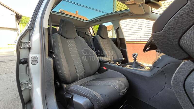 Peugeot 308 1.6 hdi//Pano//