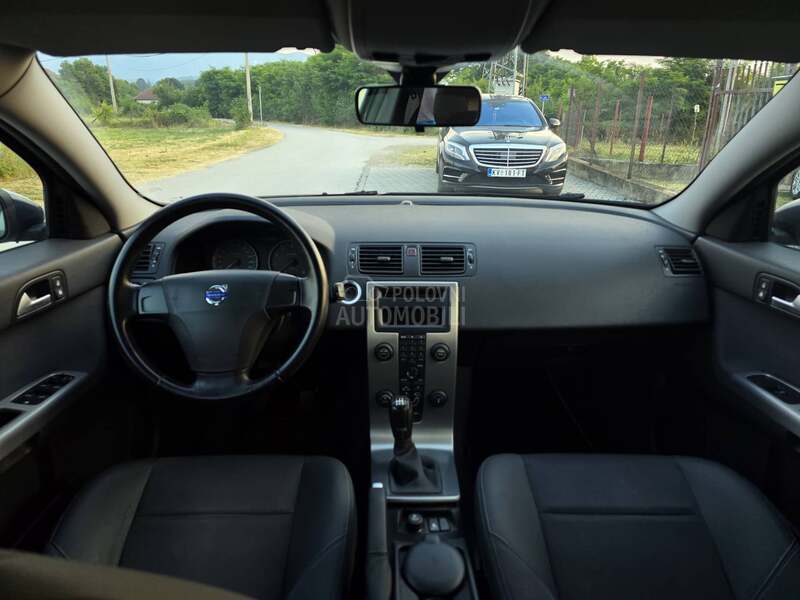 Volvo V50 