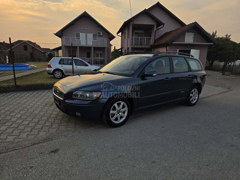 Volvo V50 