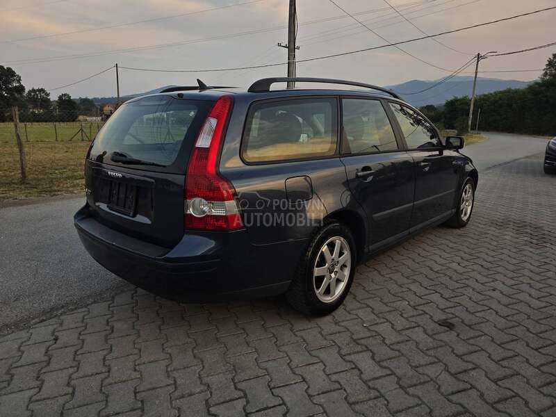 Volvo V50 