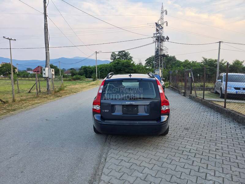 Volvo V50 
