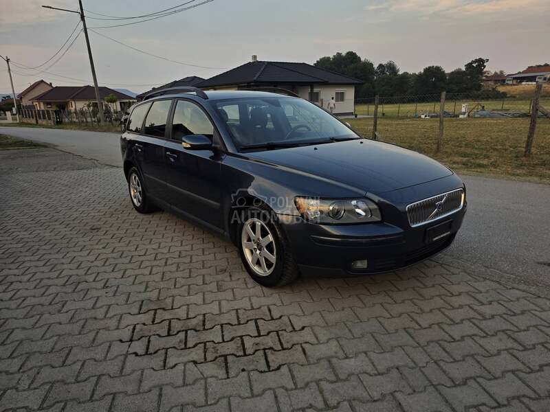 Volvo V50 