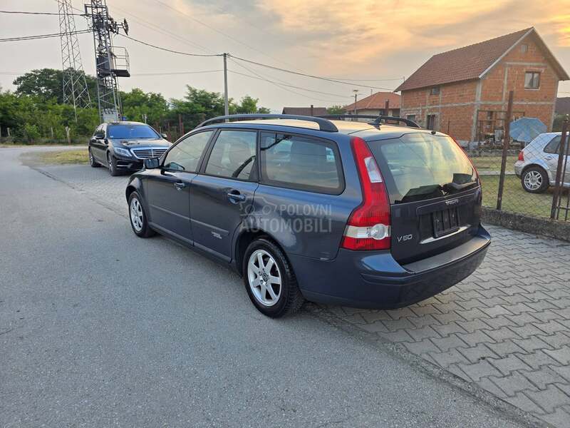 Volvo V50 