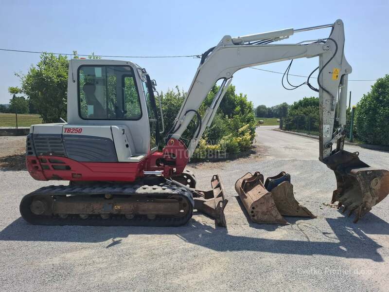 Takeuchi Takeuchi TB250