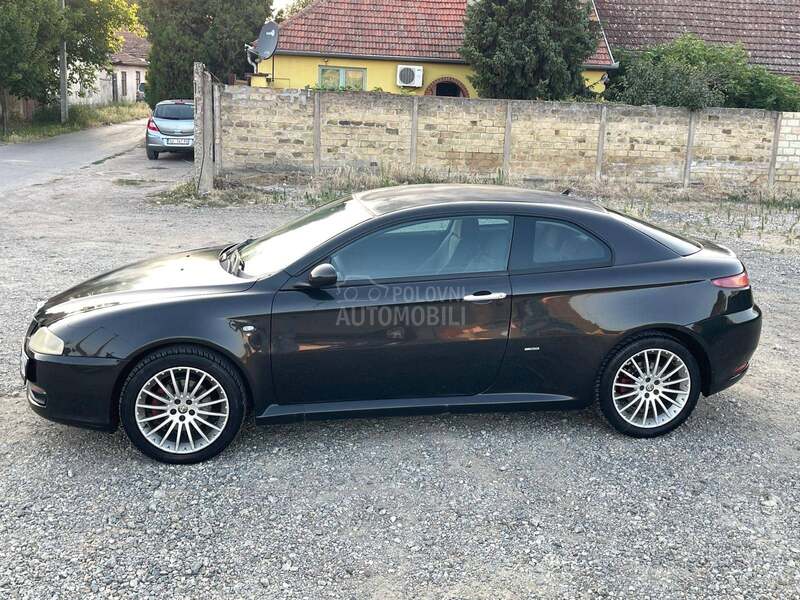 Alfa Romeo GT 1.9JTD BERTONE