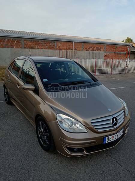 Mercedes Benz B 180 