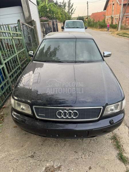 Audi S8 