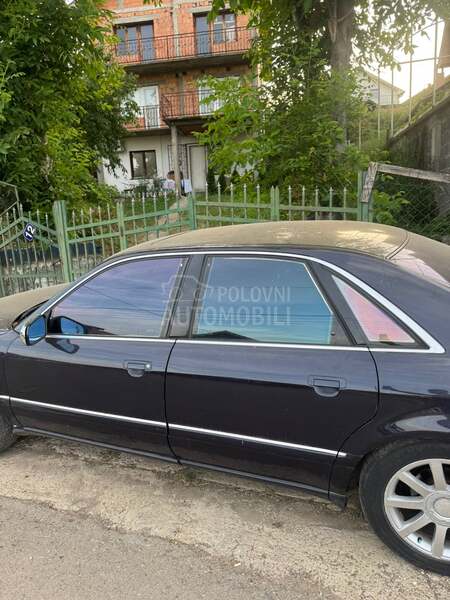 Audi S8 