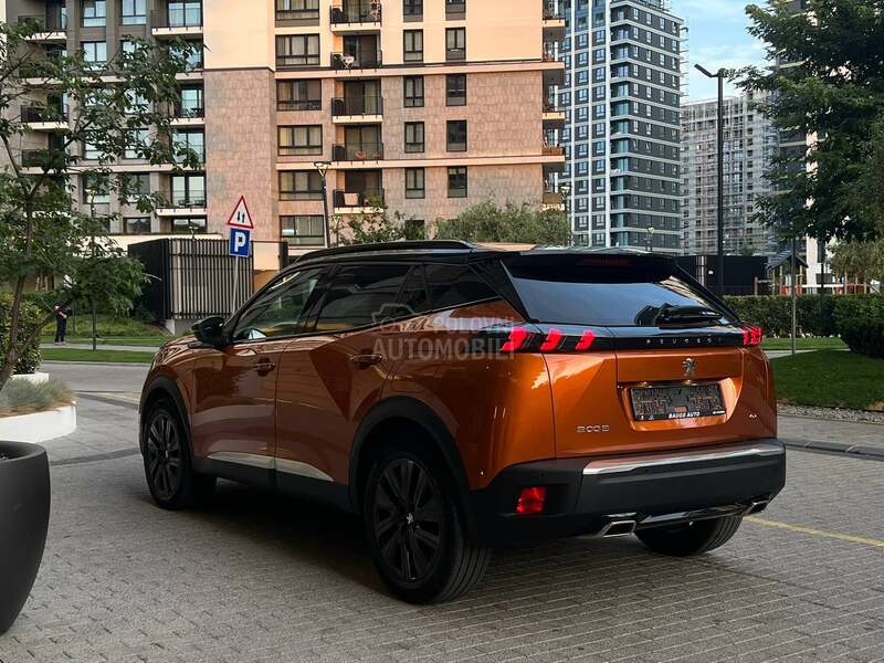 Peugeot 2008 GT EAT8