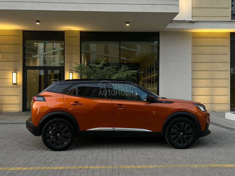 Peugeot 2008 GT EAT8