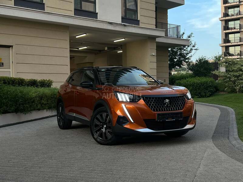 Peugeot 2008 GT EAT8