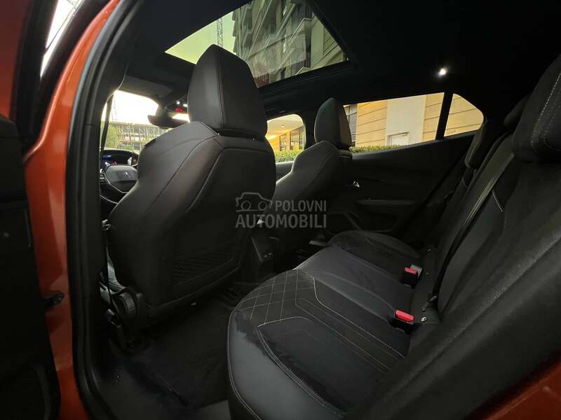 Peugeot 2008 GT EAT8