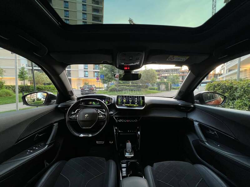 Peugeot 2008 GT EAT8