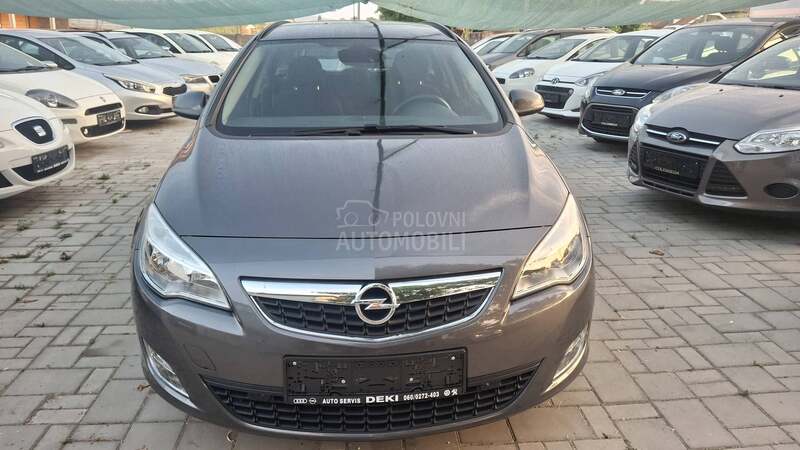 Opel Astra J 
