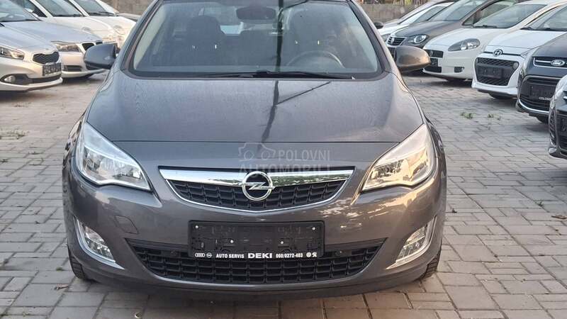 Opel Astra J 